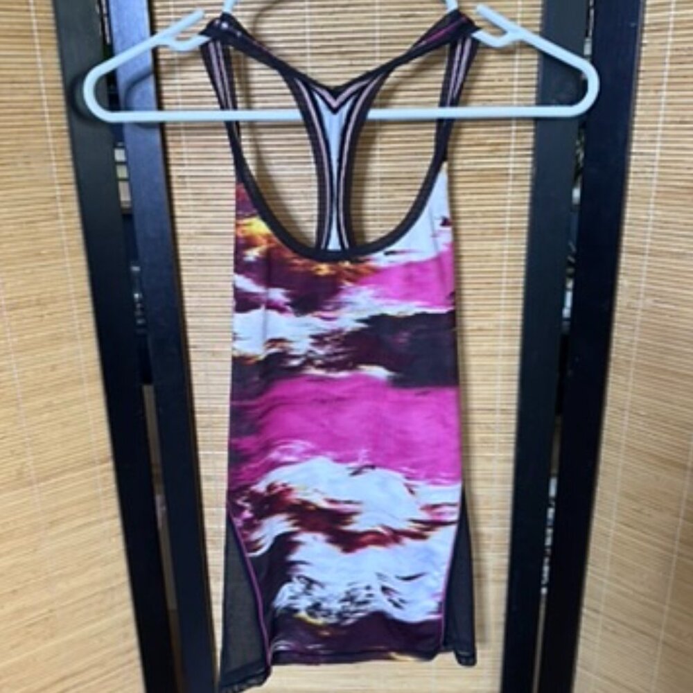 Lululemon tank